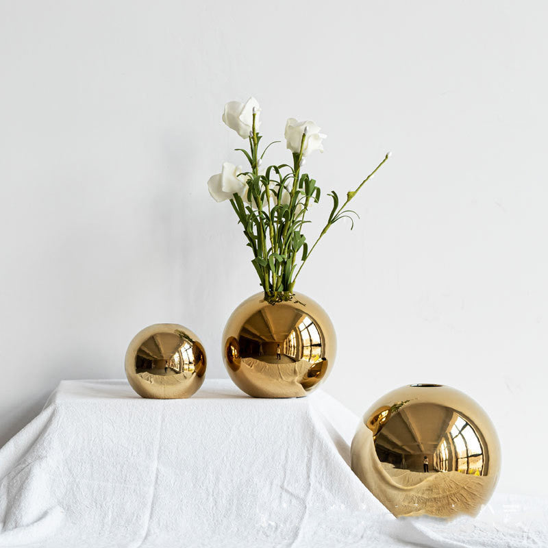 Gouden keramische siervaas - productfoto 1