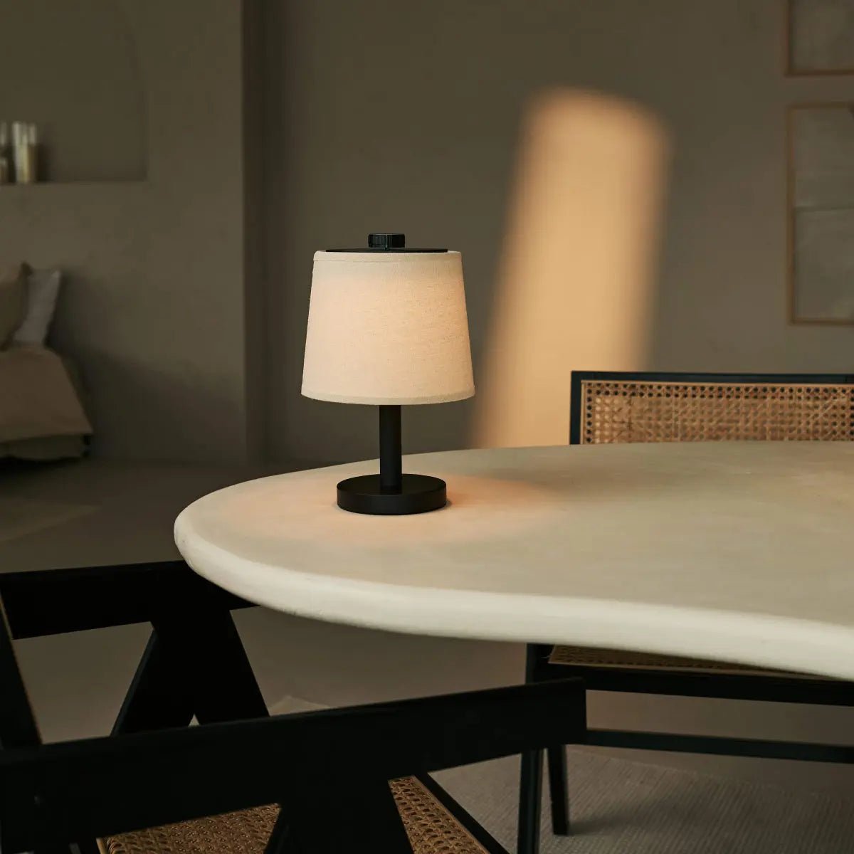 Rover Zwarte Houten Oplaadbare Tafellamp