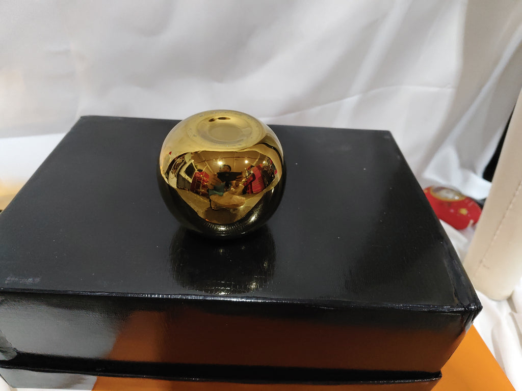 Gouden keramische siervaas - productfoto 5