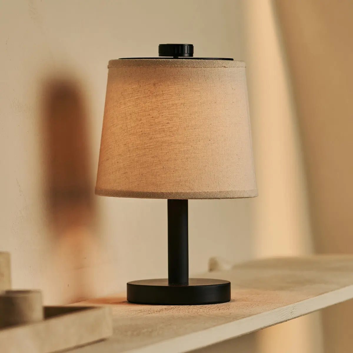 Rover Zwarte Houten Oplaadbare Tafellamp